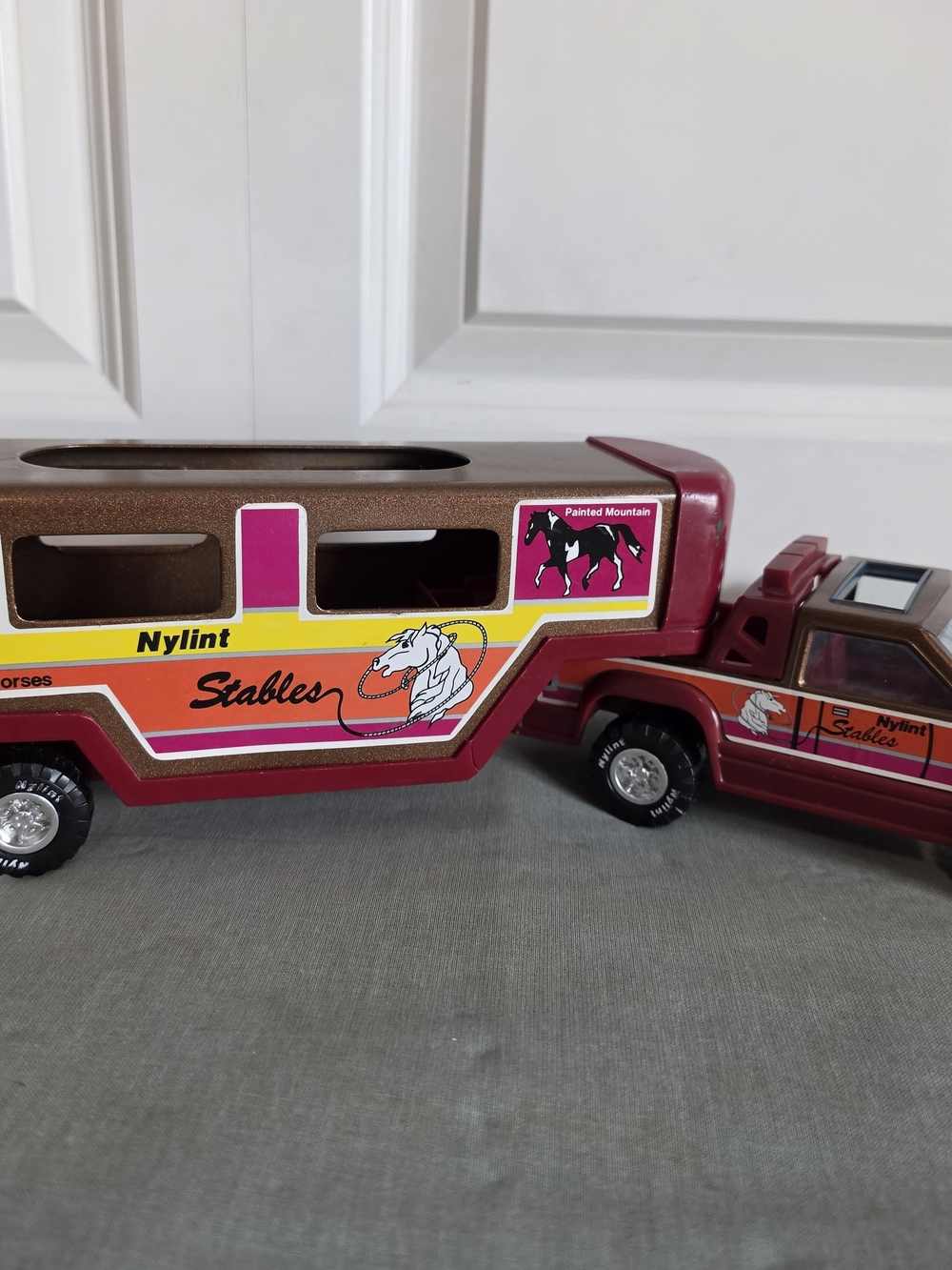 Kids vintage 90's nylint stables metal Horse truck and trailer Toy